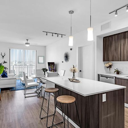 Amazing 2 Bedroom Unit In Doral Miami With Free Parking Hialeah Gardens Eksteriør bilde