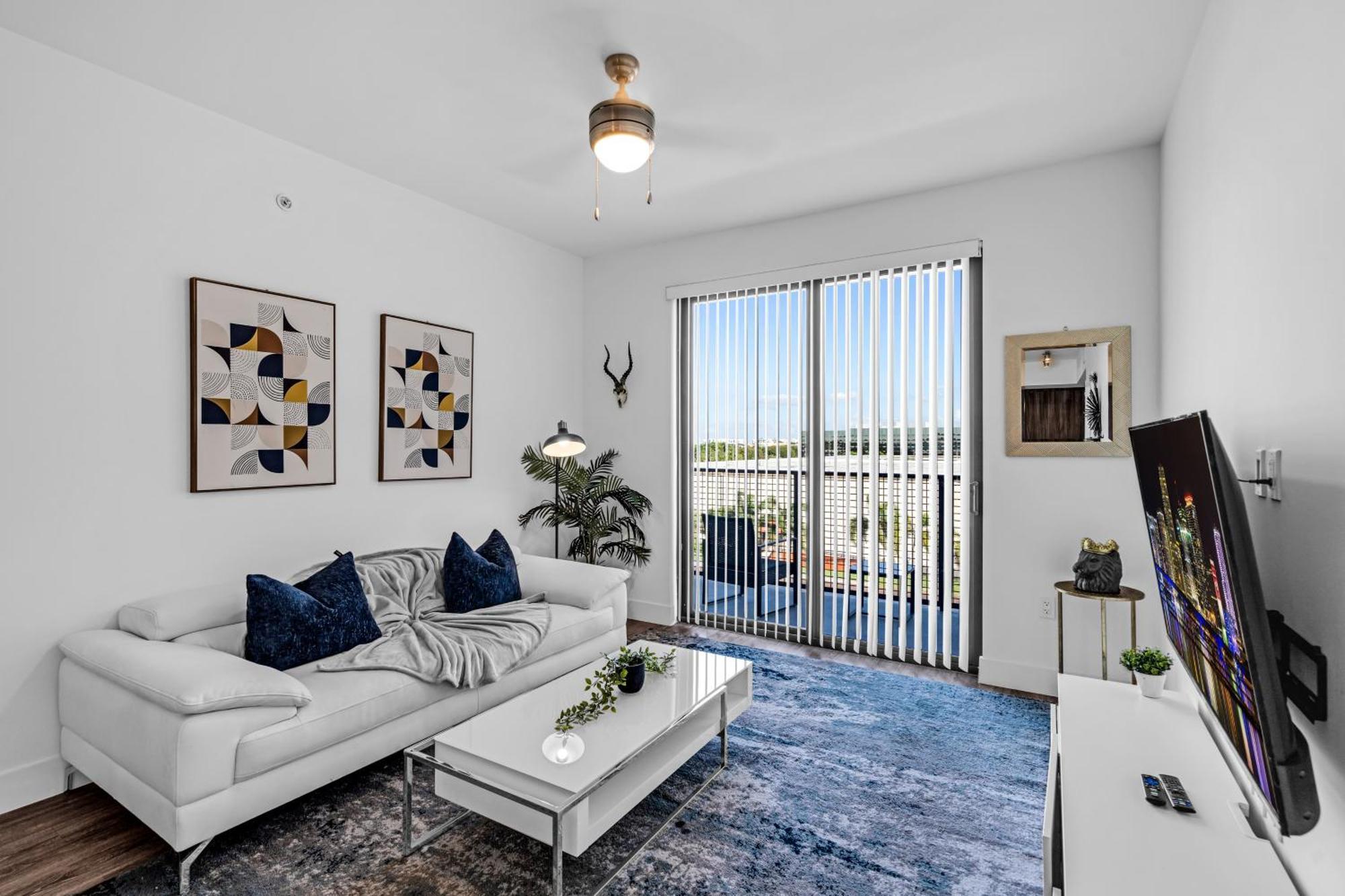 Amazing 2 Bedroom Unit In Doral Miami With Free Parking Hialeah Gardens Eksteriør bilde