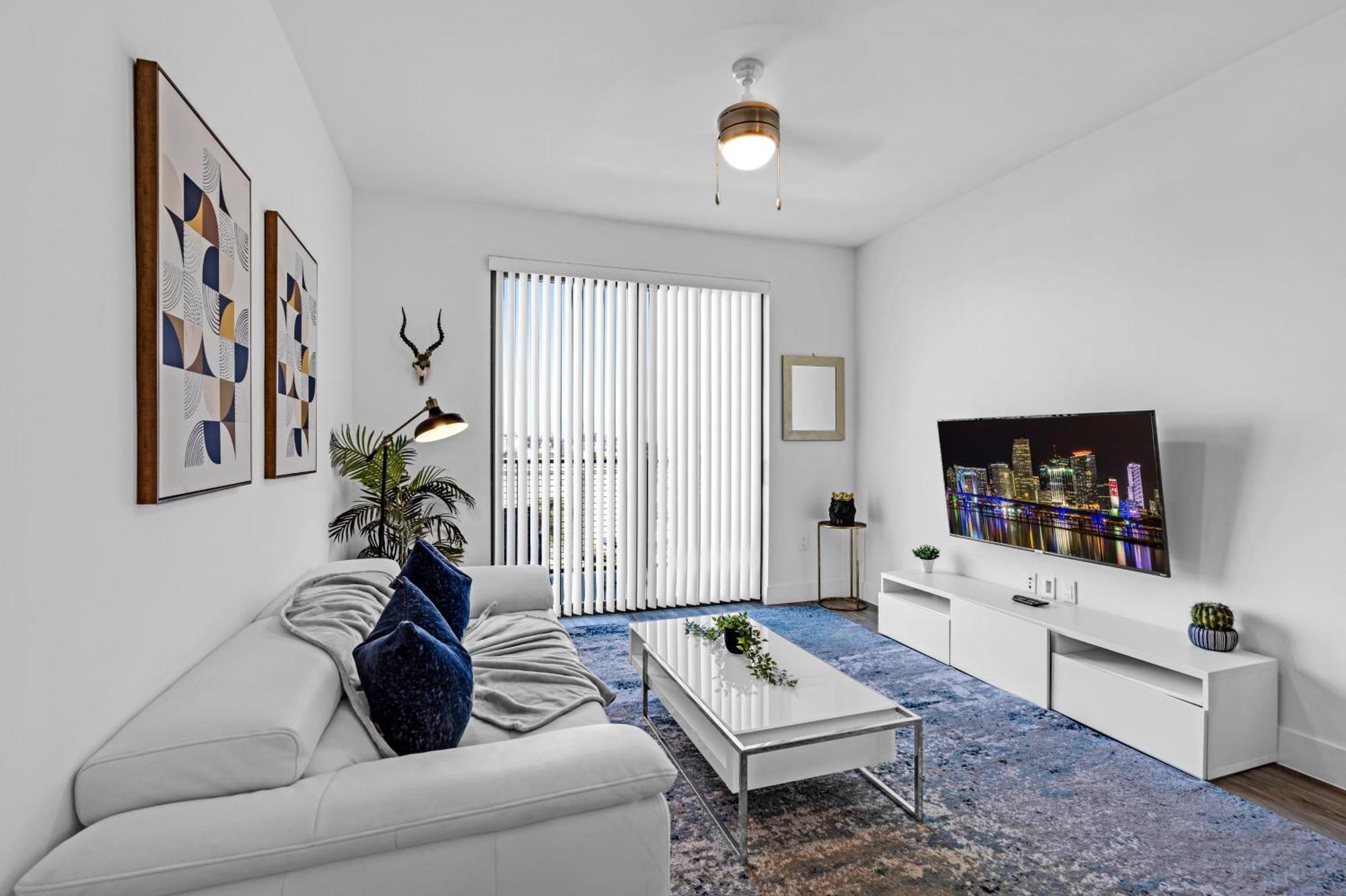 Amazing 2 Bedroom Unit In Doral Miami With Free Parking Hialeah Gardens Eksteriør bilde