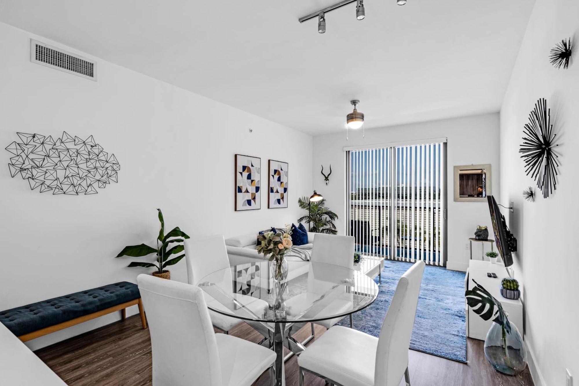 Amazing 2 Bedroom Unit In Doral Miami With Free Parking Hialeah Gardens Eksteriør bilde